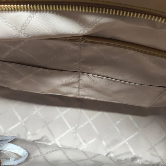 Michael Kors Brooke Lg Zip Hobo in Vanilla/Acorn - Picture 9 of 13